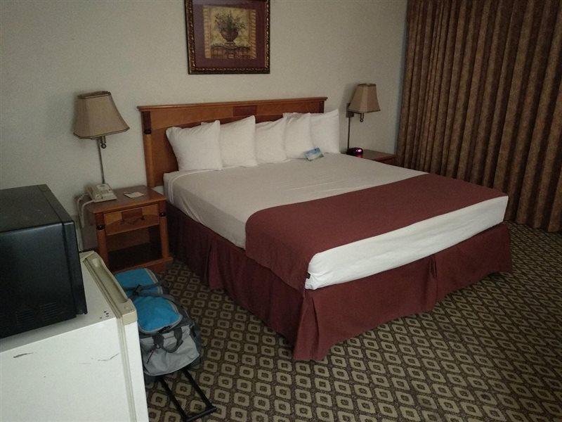 Days Inn By Wyndham בייקרספילד מראה חיצוני תמונה