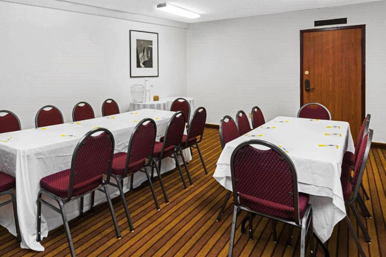 Days Inn By Wyndham בייקרספילד מראה חיצוני תמונה