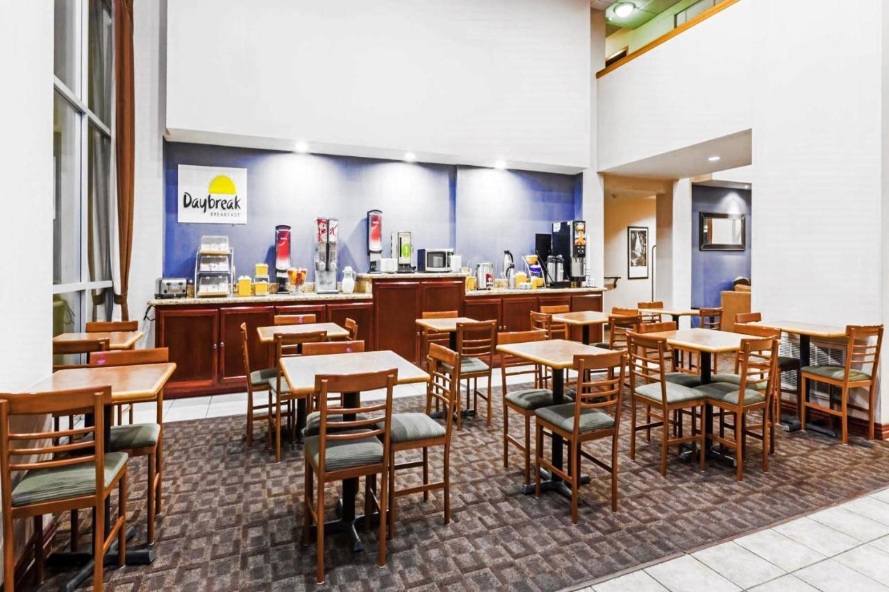 Days Inn By Wyndham בייקרספילד מראה חיצוני תמונה