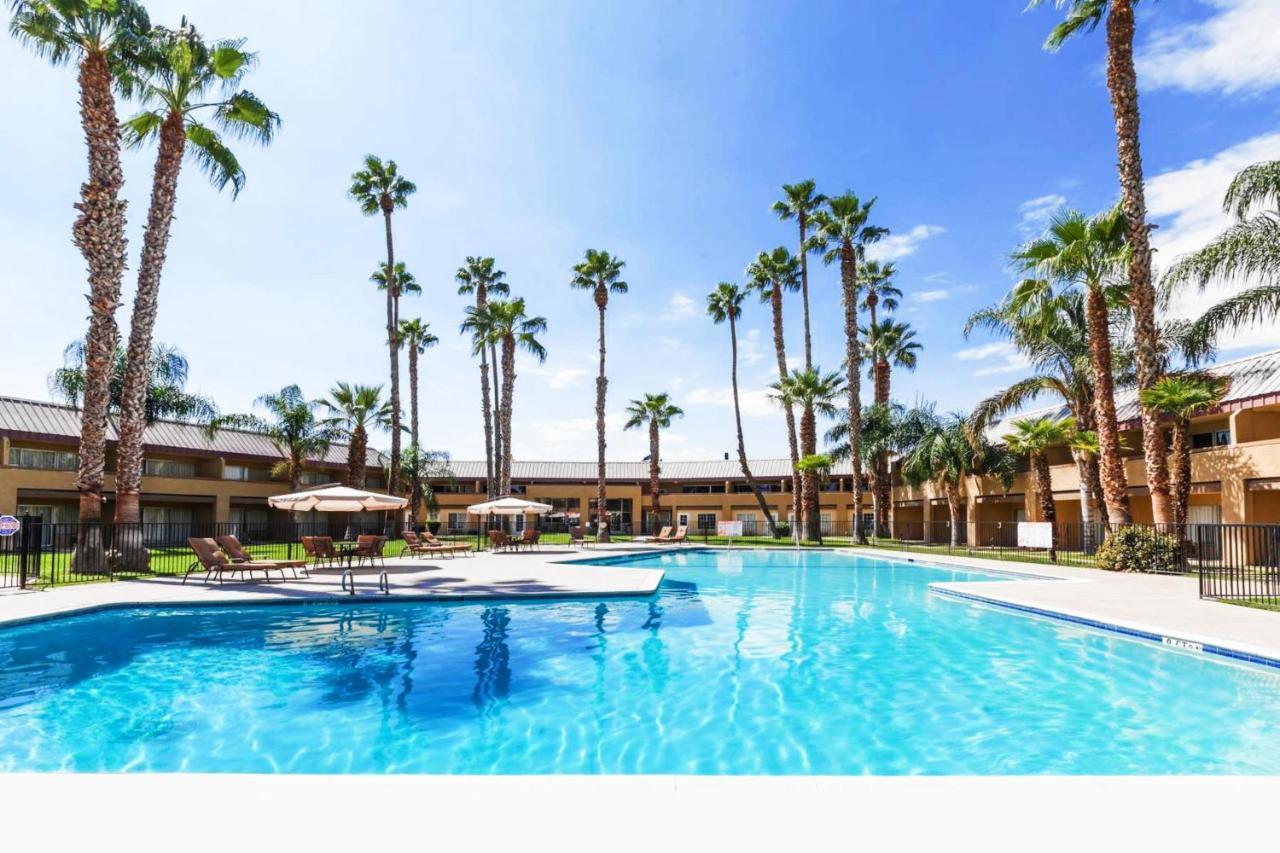 Days Inn By Wyndham בייקרספילד מראה חיצוני תמונה