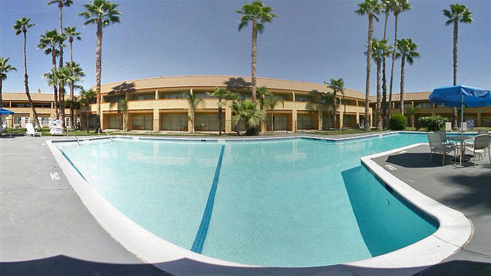 Days Inn By Wyndham בייקרספילד מראה חיצוני תמונה